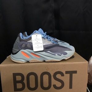 Adidas Yeezy 700 Carbon Blues 7.5 womens